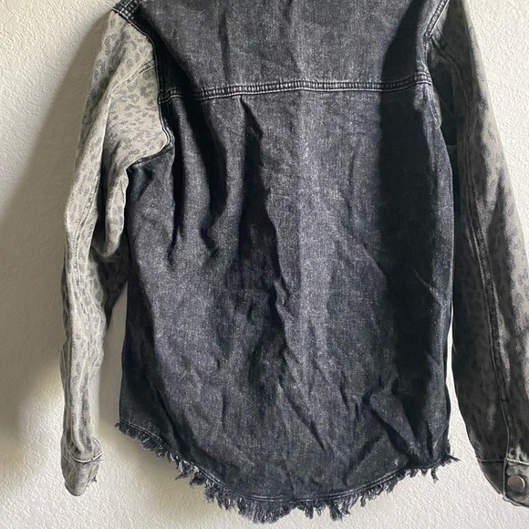VEVERET CONTRAST LEOPARD PRINT DENIM RAW HEM EDGY GOTH MOBWIFE SHACKET JACKET S - Picture 10 of 13